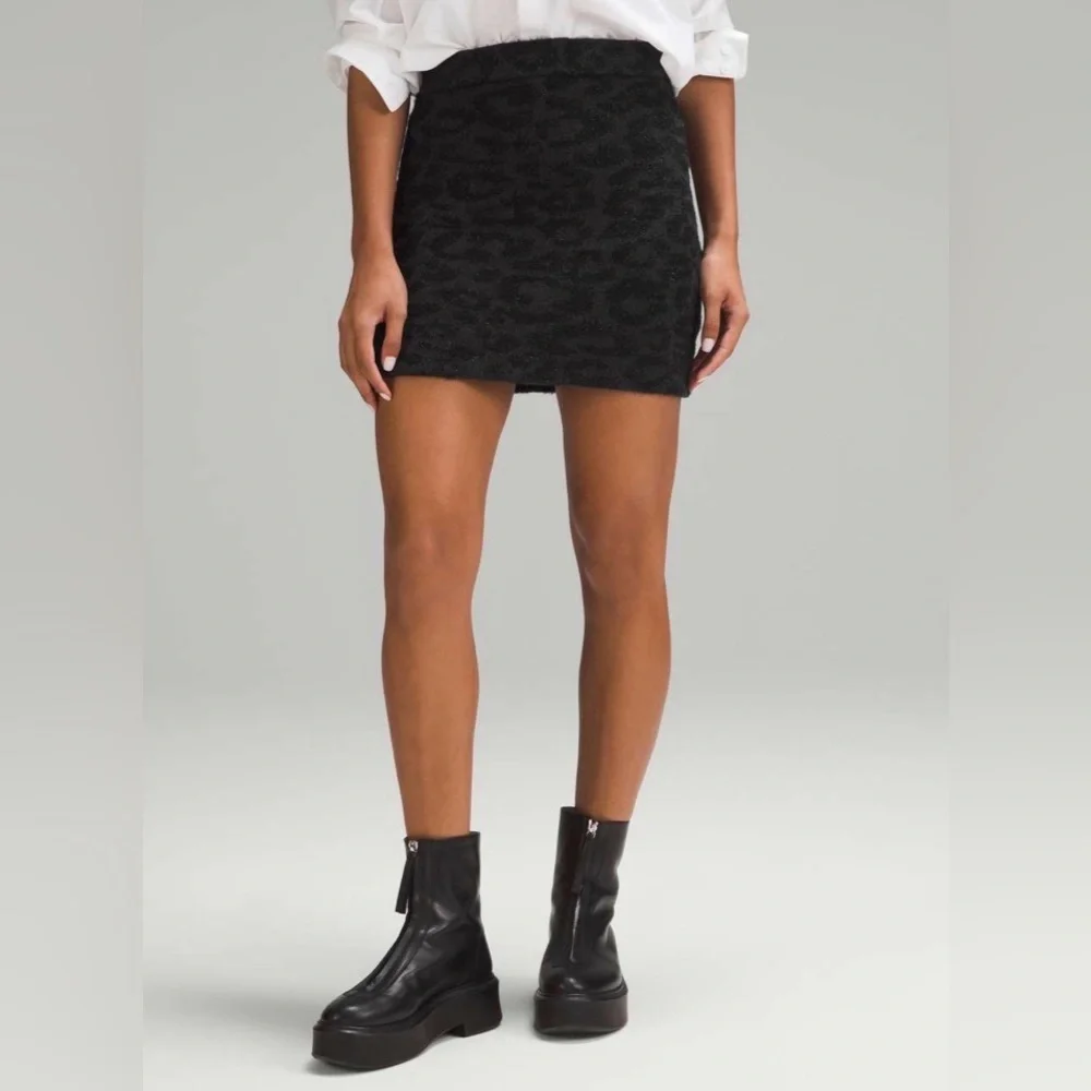 Lululemon Wool-Blend Jacquard Mini Skirt in Knit Leopard Graphite Grey Black